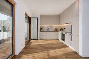 3-Zimmer-Penthouse: Dachterrasse, großer Balkon & Kühlung – provisionsfrei und direkt bezugsfertig!