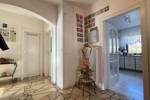 KAPITALANLAGE: Zweifamilienhaus mit ausgebautem DG, Balkon, Terrasse, großem Garten und Garage – Die vollständige Adresse der Immobilie erhältst du vom Anbieter., 76139 Hagsfeld, Karlsruhe – Vorschaubild 4