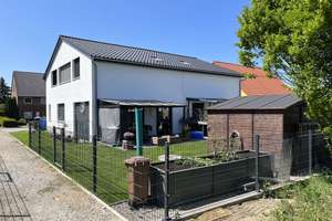 KfW55 Neubau Doppelhaushälfte in Burg bei Magdeburg mit Energieeffiezienz A+ – Die vollständige Adresse der Immobilie erhältst du vom Anbieter., 39288 Burg – Vorschaubild 1