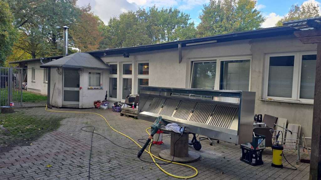 Monteurhaus mit 25 Zimmern und 2 Anbauwohnungen in Essen-Dellwig - Renditeobjekt mit stabile Mietein