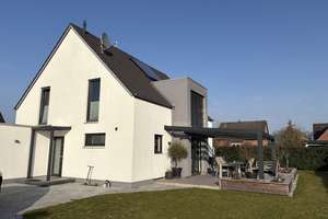 Exklusives Einfamilienhaus mit hochwertiger Ausstattung – Die vollständige Adresse der Immobilie erhältst du vom Anbieter., 30938 Burgwedel – Vorschaubild 1