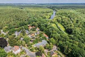 Fully renovated duplex apartment with a terrace, loggia, and parking space on the edge of the forest – Die vollständige Adresse der Immobilie erhältst du vom Anbieter., 14109 Wannsee, Berlin – Vorschaubild 2