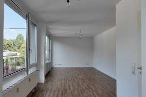 Große 1-Zimmer-Wohnung mit Balkon zur Miete in Köln Dellbrück!
