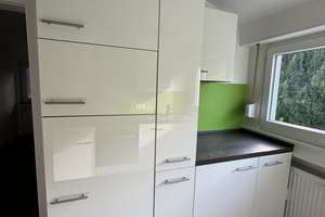 3 Zi. DG-Whg. mit herrlichem Blick in die Weinberge in Stuttgart-Obertürkheim mit EBK/ Strom in NK – Die vollständige Adresse der Immobilie erhältst du vom Anbieter., 70329 Obertürkheim (Ortsteil), Stuttgart – Vorschaubild 3