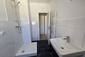 Frisch sanierte 3 Zimmerwohnung in Derendorf ab dem 30.04. – Weißenburgstraße 75, 40476 Derendorf, Düsseldorf – Vorschaubild 5