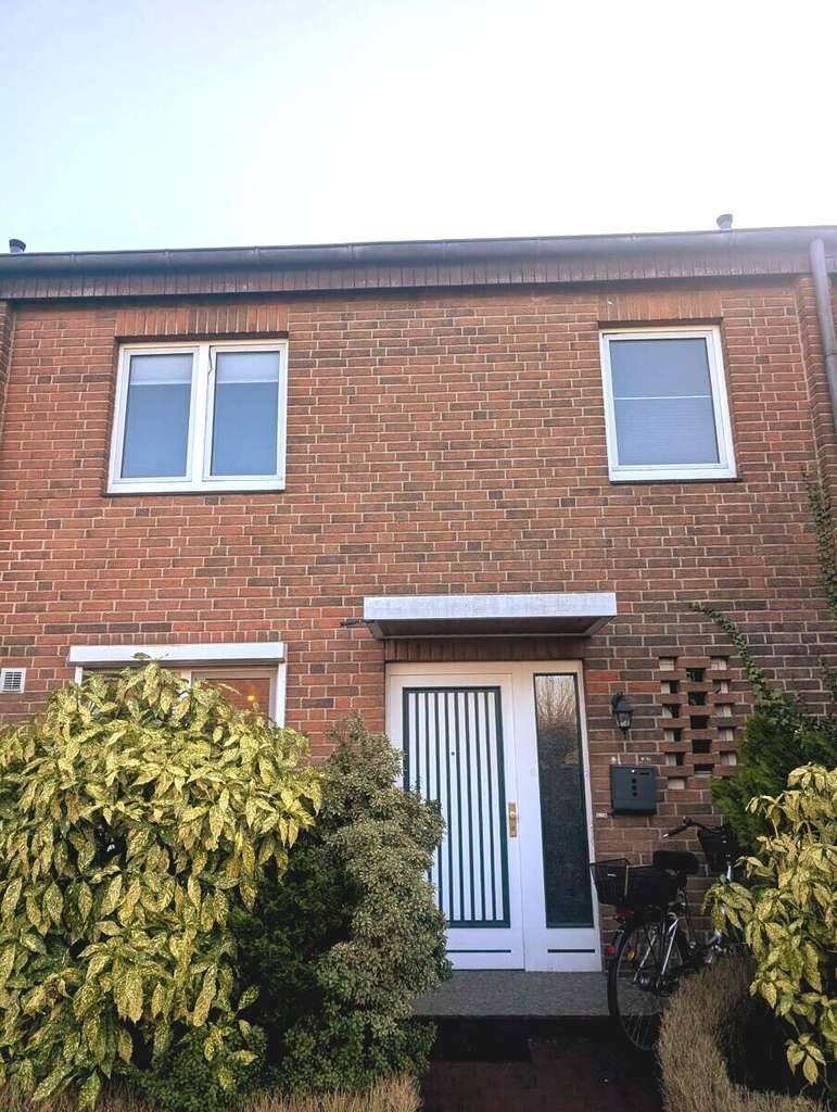 Immobilie in Tostedt - Charmantes Raumwunder in Tostedt: Modernisiertes Reihenhaus mit Gartenidylle und Vollkeller - Bild 2