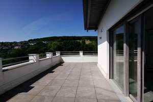 Luxuriöse Penthouse Wohnung mit großer Dachterrasse und Aufzug bis in die Wohnung in Kaan Marienborn – Die vollständige Adresse der Immobilie erhältst du vom Anbieter., 57074 Kaan-Marienborn, Siegen – Vorschaubild 1