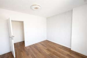 4-Zimmer-Wohnung mit durchdachter Aufteilung – Eigenstraße 45, 47053 Hochfeld, Duisburg – Vorschaubild 2
