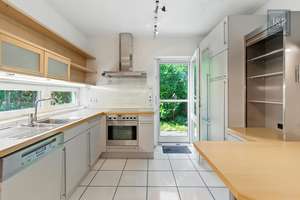 Wohnen in Top-Lage von Goldbach mit großem Grundstück! – Besonderes Wohnerlebnis im Architektenhaus – Die vollständige Adresse der Immobilie erhältst du vom Anbieter., 63773 Goldbach – Vorschaubild 12