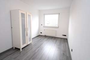 Split- Level- Reihenmittelhaus mit Garten und Garage in MG- Lürrip!
Ab 01.09.2025 bezugs – Die vollständige Adresse der Immobilie erhältst du vom Anbieter., 41065 Lürrip, Mönchengladbach – Vorschaubild 5