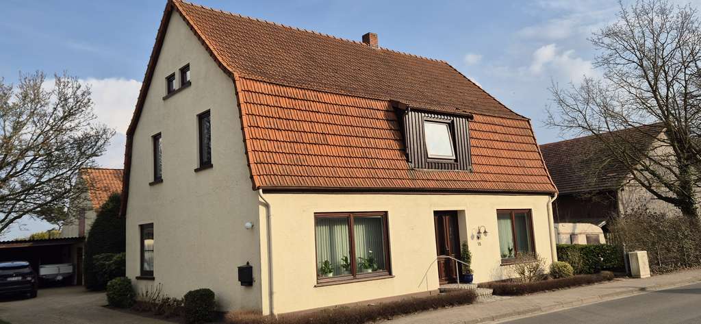 Immobilie in Ottersberg - Großzügiges Einfamilienhaus mit Nebengebäude und liebevoll angelegtem Garten zu verkaufen - Bild 0