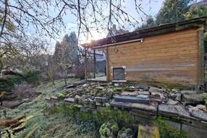 In schöner Ortsrand-/ Aussichtslage: Gepfl. EFH, u. a. mit Wintergarten, Kaminofen, Fußbodenheizung – Alte Weinstraße 33, 98554 Benshausen – Vorschaubild 99