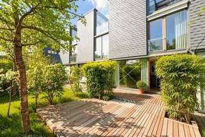 Wohnen, wo Architektur auf Zukunft trifft! Niedrigenergiehaus mit vielen Highlights!