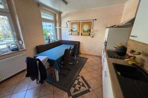 Gepflegtes Reihenmittelhaus mit einem vielseitig angelegten Garten in beliebter Wohnlage! – Die vollständige Adresse der Immobilie erhältst du vom Anbieter., 45327 Katernberg, Essen – Vorschaubild 2