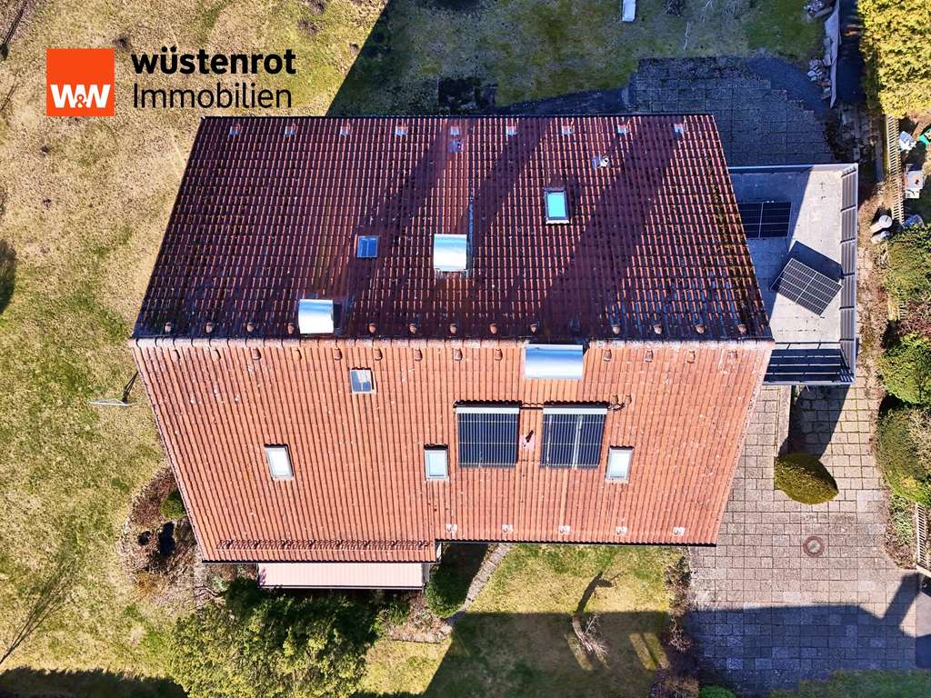 Immobilie in Pechbrunn - Gepflegtes und modernes Zweifamilienhaus mit großem Garten in ruhiger Lage wartet auf Sie! - Bild 2