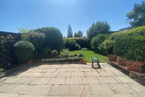 Erleben Sie den Herbst im eigenen Haus mit Terrasse, Garten und Garage! Grund und Boden ist Eigentum – 68309 Vogelstang, Mannheim – Vorschaubild 3