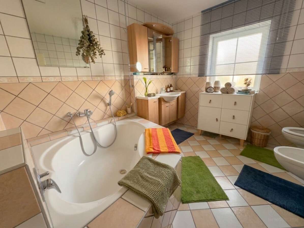 Immobilie in Itzgrund - „Leben am Rand der Natur – stilvolles Einfamilienhaus in idyllischer Ortsrandlage“ - Bild 9