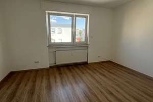 *SCHICKE WOHNUNG BESTER LAGE MIT EBK - SONNENBALKON, GARAGE UND LAMINAT* – Die vollständige Adresse der Immobilie erhältst du vom Anbieter., 60326 Seckbach, Frankfurt am Main – Vorschaubild 5