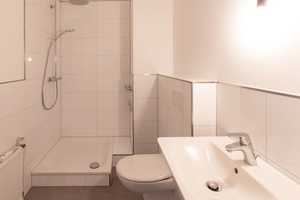Erstbezug und mit Garage! Hochwertig sanierte, zentrale 3 Zimmer Wohnung – Kiel – Vorschaubild 8