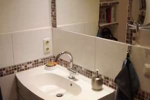 Maximal für 6 Monate - Exklusive 2-Zimmer-Wohnung voll möbliert in Köln Mauenheim, Wohnen auf Zeit – Giselherstraße 14, 50739 Mauenheim, Köln – Vorschaubild 3