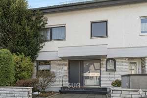 FAMILIENTRAUM. GRÜN. RÜHIG.  - Reiheneckhaus in Ulm-Unterweiler mit Pool und großem Garten! – Die vollständige Adresse der Immobilie erhältst du vom Anbieter., 89079 Unterweiler, Ulm – Vorschaubild 2