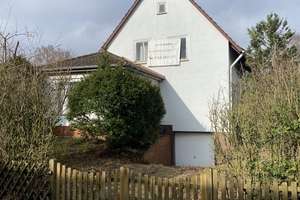 5-Zimmer-Doppelhaus auf großem sonnigen Grundstück in Hannover-Bothfeld – Damaschkestraße 13, 30659 Bothfeld, Hannover – Vorschaubild 2