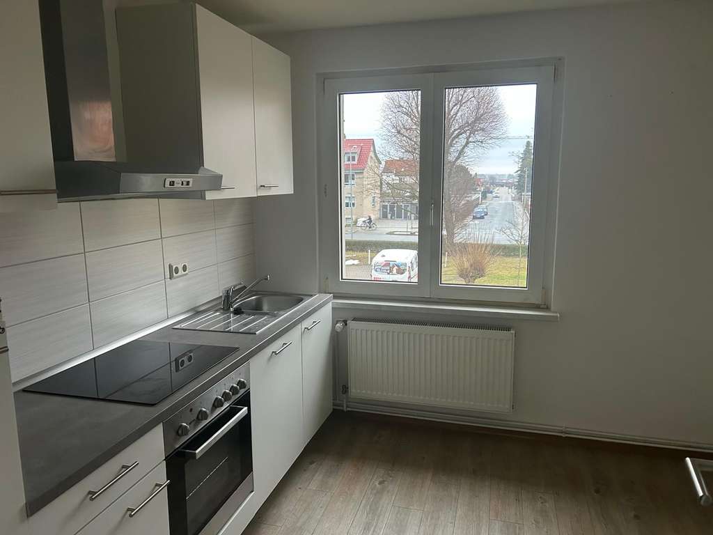 Immobilie in Halberstadt - Gepflegte 2-Zimmer-Eigentumswohnung mit Einbauküche und Außenstellplatz - Bild 2