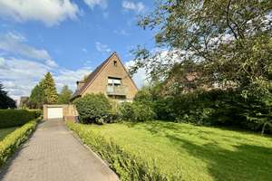 Einfamilienhaus mit massivem Gartenhaus in guter Lage in NMS-Alte Gartenstadt – Die vollständige Adresse der Immobilie erhältst du vom Anbieter., 24537 Gartenstadt, Neumünster – Vorschaubild 1