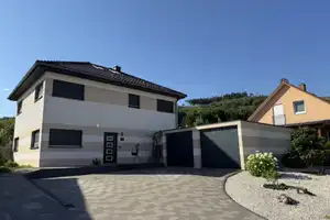 Stadtvilla in Bestlage von Friedrichroda – Neuwertig, Effizienzklasse A+, Traumgrundstück – Lilienweg 10, 99894 Gotha (Kreis) – Vorschaubild 1