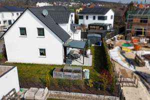 Modernes Einfamilienhaus mit Doppelgarage und schönen Garten in Schwandorf – Die vollständige Adresse der Immobilie erhältst du vom Anbieter., 92421 Schwandorf – Vorschaubild 5