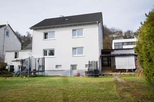 PRIVAT VERKAUF: Charmantes 2-3 Familienhaus mit zwei Garagen in ruhiger Wohnlage von Möckmühl – Die vollständige Adresse der Immobilie erhältst du vom Anbieter., 74219 Möckmühl – Vorschaubild 3