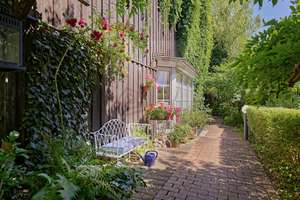 IMMOBILIEN SCHNEIDER - Familientraum mit viel Platz - wunderschöne und großzügige Doppelhaushälfte – Die vollständige Adresse der Immobilie erhältst du vom Anbieter., 81825 Gartenstadt Trudering, München – Vorschaubild 3
