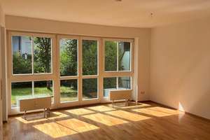 Lichtdurchflutete 3-Zimmer-EG Wohnung in Pasing-Obermenzing mit kleinem Garten