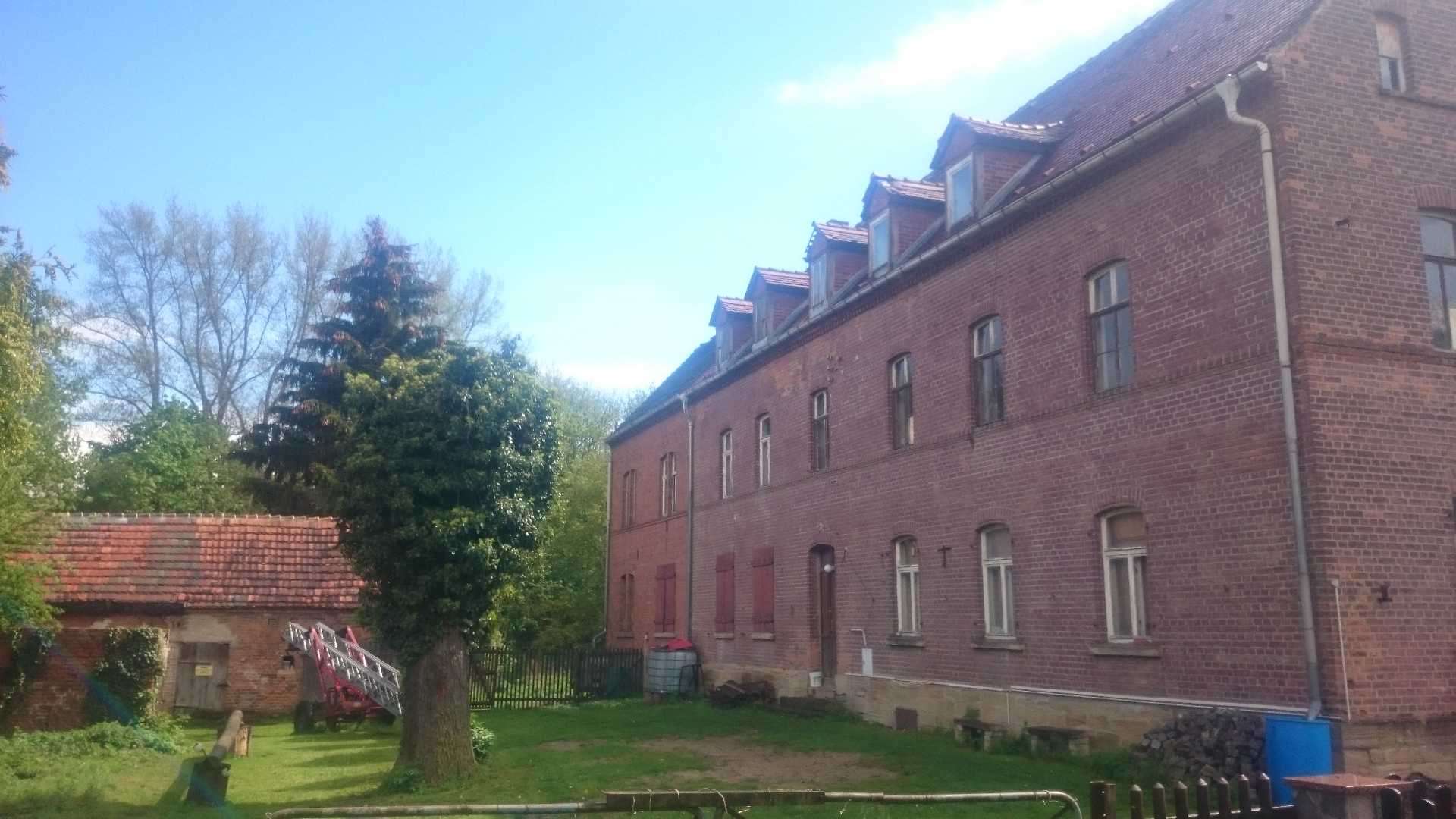 (T)RAUM ZUR ENTFALTUNG ! Imposantes, solides Klinker-MFH / EFH, Burgenlandkreis – Bild 2