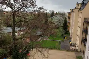 Solides Wohnhaus, ideal für Senioren, Balkone, Aufzug etc. – Görlitz – Vorschaubild 2