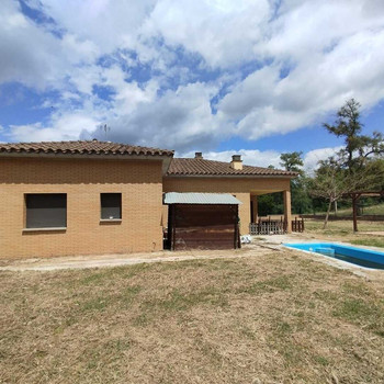 Chalet in Mas Llunes mit Pool, 4 Schlafzimmer, bezugsfertig
