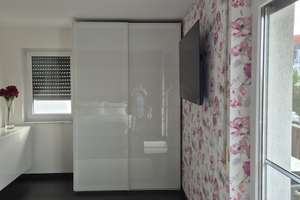 Luxuriöses vollmöbliertes Einfamilienhaus (Eckhaus) in Hohenroth – Die vollständige Adresse der Immobilie erhältst du vom Anbieter., 97618 Hohenroth – Vorschaubild 57