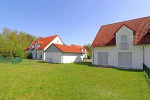 Sichere Kapitalanlage! Neuwertige Doppelhaushälfte mit Garage, fest an US-Soldaten vermietet  – Die vollständige Adresse der Immobilie erhältst du vom Anbieter., 92708 Mantel – Vorschaubild 2