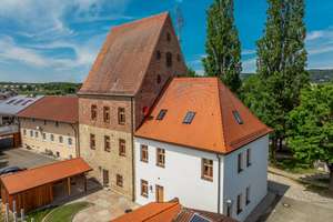 Einmalige Chance: Außergewöhnliche Dachgeschosswohnung im Hofmark-Schloss - Keine Käuferprovision! – Die vollständige Adresse der Immobilie erhältst du vom Anbieter., 84375 Kirchdorf am Inn – Vorschaubild 1