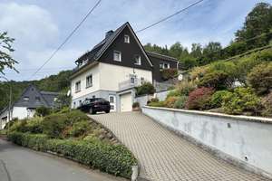 Gepflegtes Einfamilienhaus mit Garage auf großem Grundstück in Siegen- Gosenbach  – 57080 Gosenbach, Siegen – Vorschaubild 3