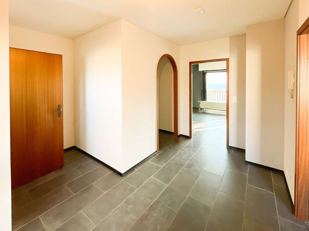 Immobilie in Biebesheim - Freistehendes Einfamilienhaus in ruhiger zweiter Reihe mit Garten und Perspektive - Bild 2