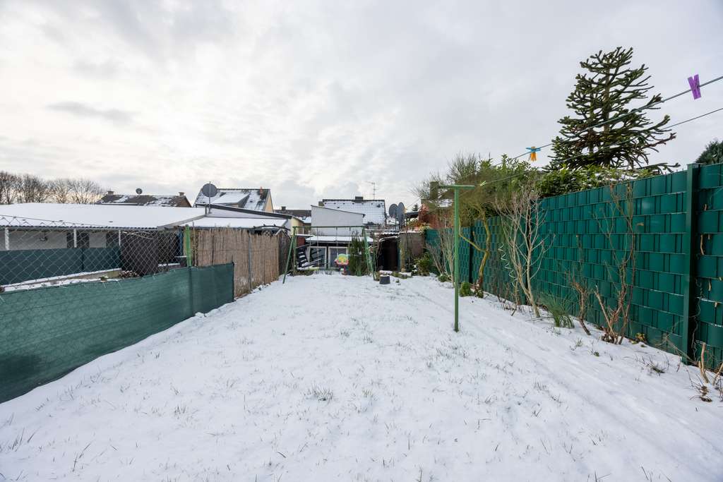 Immobilie in Rommerskirchen - Sanierungsbedürftiges Einfamilienhaus mit Anbau & Garten auf schönem Grundstück - Bild 3