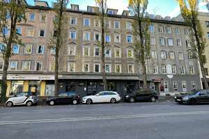 Großzügig geschnittene drei Zimmer Wohnung in begehrter Lage in München