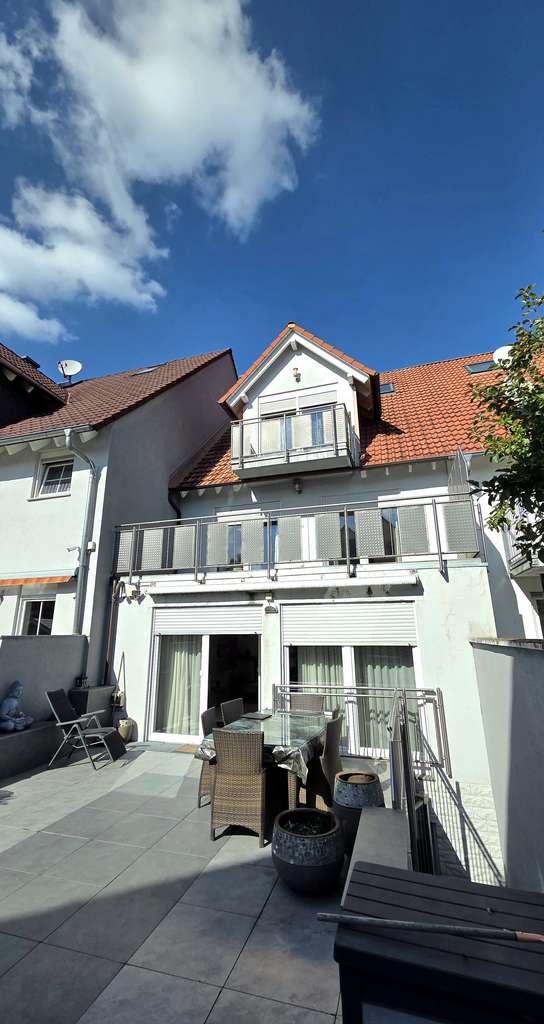 Immobilie in Griesheim - Großes Haus in Griesheim bei Darmstadt zu verkaufen - Bild 0