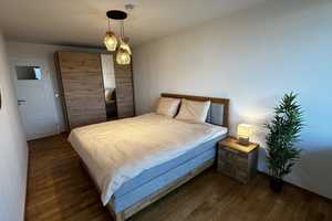ERSTBEZUG - hochwertig möblierte 2 Zi. Wohnung mit Balkon und neuer EBK – Annette-Kolb-Anger 13, 81737 München – Vorschaubild 2