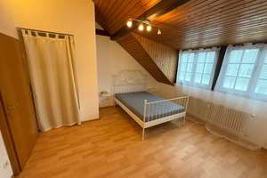 Charmante 2-Zimmer-Dachgeschosswohnung in Pforzheim, unweit der Enz – Weiherstraße 22, 75173 Südweststadt, Pforzheim – Vorschaubild 1