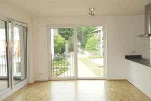 Bodentiefe Fenster - sehr helle, repräsentative 2 Zimmer Wohnung mit Einbauküche und Loggia – An der Lingenmühle 6, 41061 Gladbach, Mönchengladbach – Vorschaubild 9