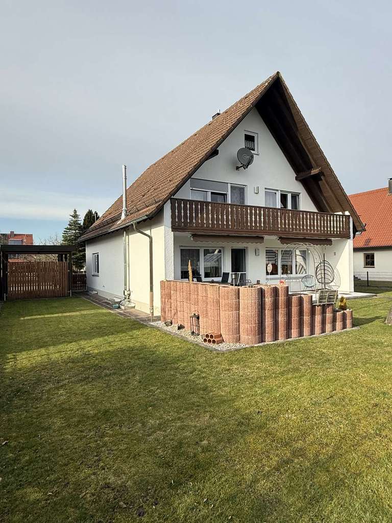 Immobilie in Bobingen - viel Platz für viele Möglichkeiten - großzügiges EFH mit DG und Carport - Bild 1