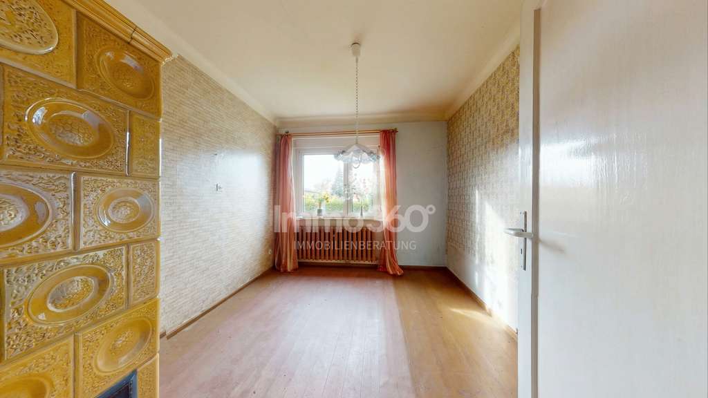 Immobilie in Neuenhagen bei Berlin - Altbau mit Charakter – freistehendes Einfamilienhaus mit großem Garten & Kachelöfen - Bild 2