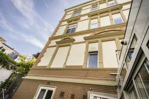 NEU *Paul & Partner* EXKLUSIVES WOHNEN IN BESTER LAGE MIT DESIGNKÜCHE, 3 STELLPLÄTZEN & TERRASSE ! ! – Die vollständige Adresse der Immobilie erhältst du vom Anbieter., 65189 Südost, Wiesbaden – Vorschaubild 9